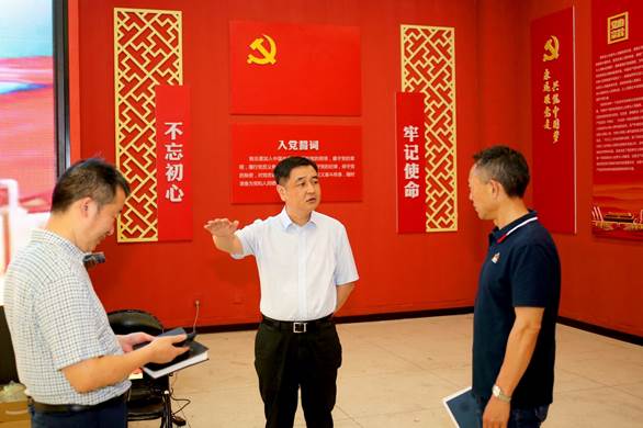 说明: C:\Users\Administrator\Desktop\选\E41A5686.JPG
