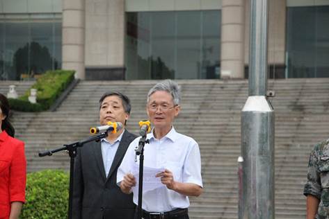 说明: F:\升国旗\2019-2020学年第一学期新学期升旗暨开训仪式\升国旗照片\IMG_6090.JPG